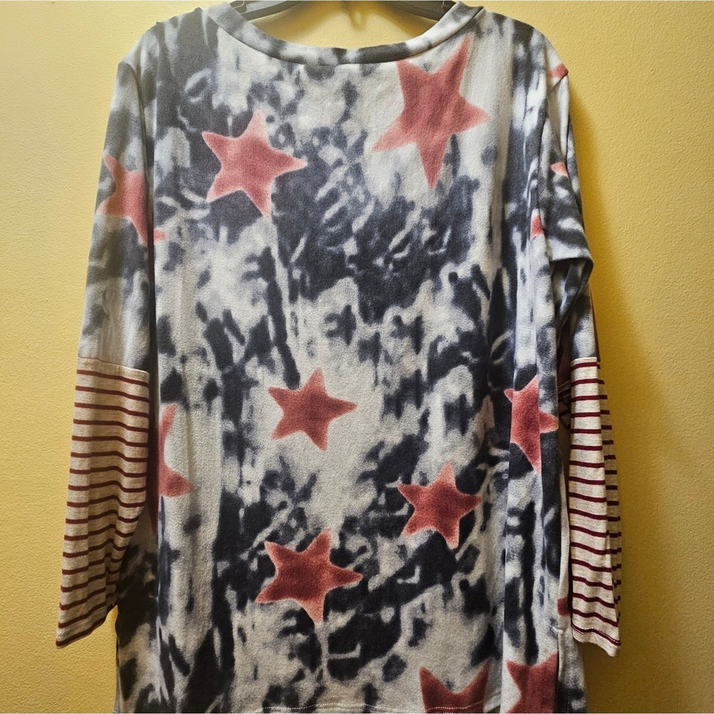 Honeyme Tie-Dye Black White Stars Stripes Print Vneck Top Rare HTF NWT Retired
